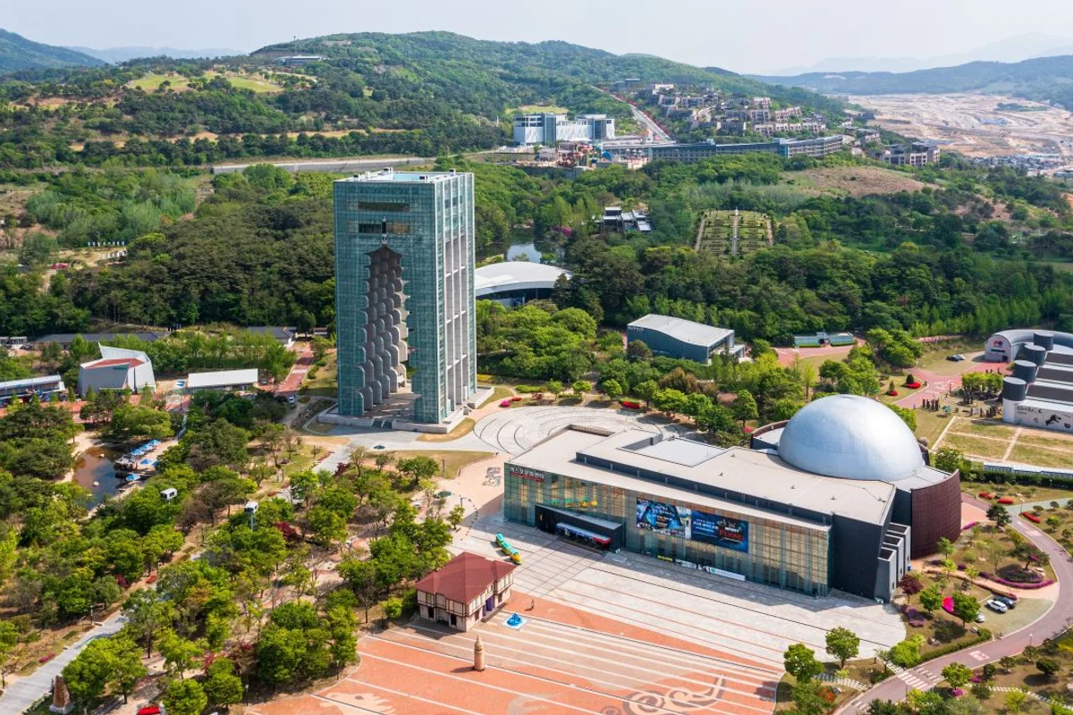 엑스포공원 해안 산책로 (출처 : 한국관광공사)